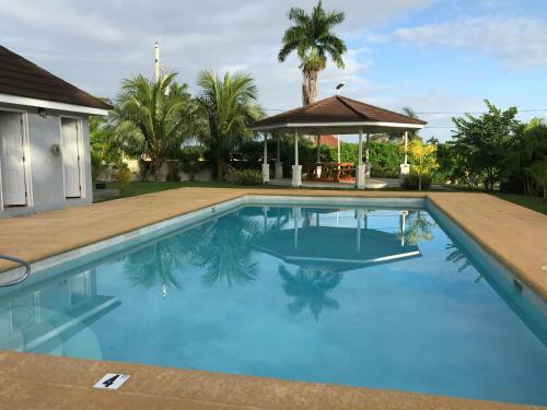 Villa Sweet Oasis