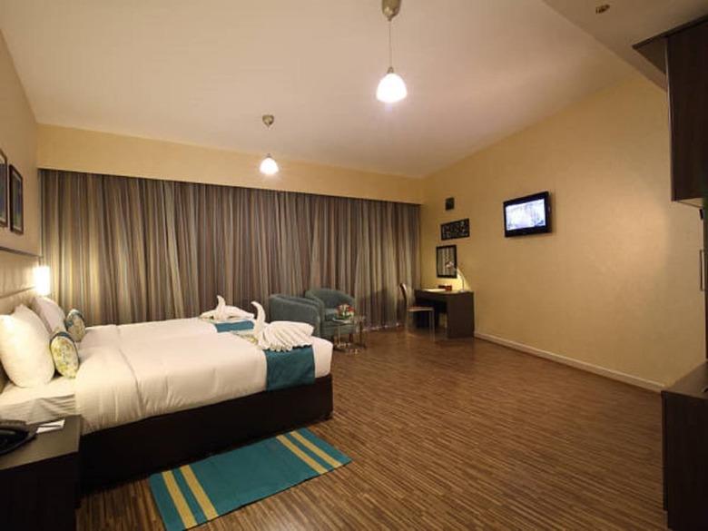 Flora Al Souq Hotel