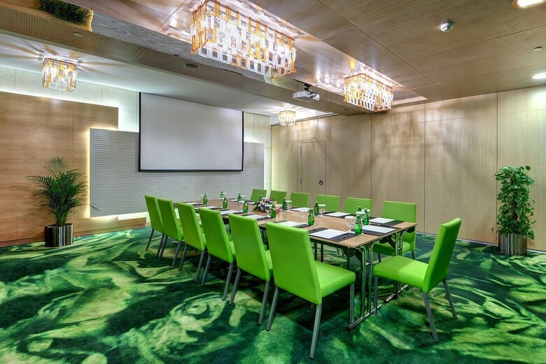 Al Khoory Executive Hotel, Al Wasl