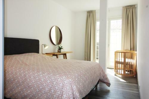 Spacious Apartment In Old Town Antibes