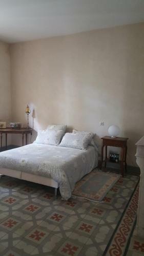 Hostal Manoir En Crau
