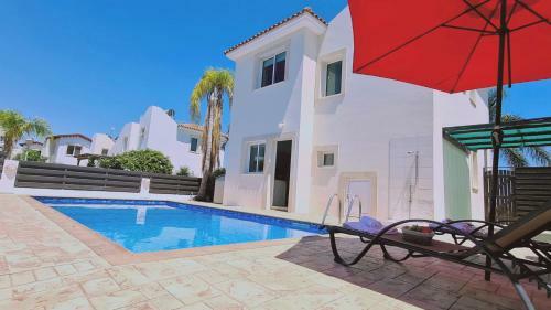 Stay : Sunny Bay Villa
