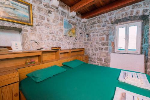 Authentic Boka House With Artistic Soul