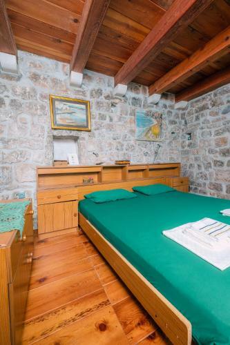 Authentic Boka House With Artistic Soul