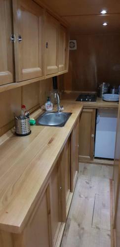 Free Room Boat Apartment
