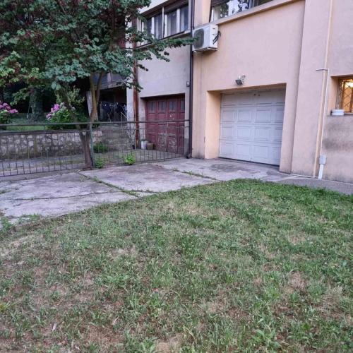 Marakana Apartment-free Parking Space 2