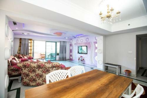 Four Season Hotel-luxury Apartments