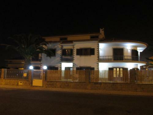 Albergue Santa Beach House