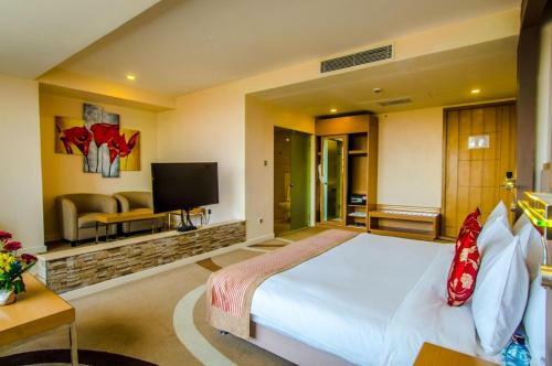 Hostal Room In Bb - Prideinn Azure Hotel Nairobi 5