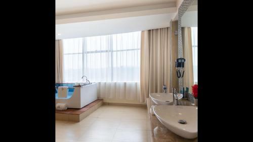 Hostal Room In Bb - Prideinn Azure Hotel Nairobi 5