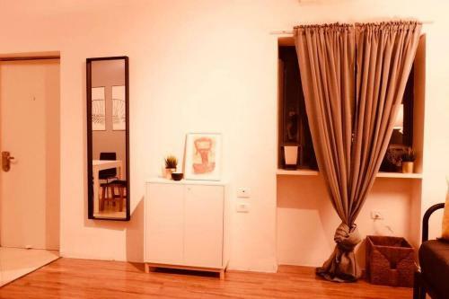 Garden Apartment With Jacuzzi In Rechavia