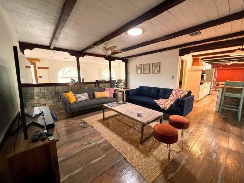 Casa Saguaro - Newly Remodeled, Pool And Mtn Views