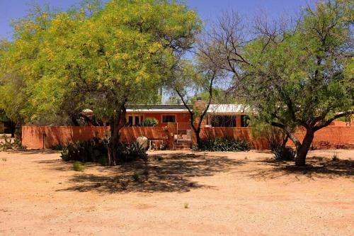 Casa Saguaro - Newly Remodeled, Pool And Mtn Views