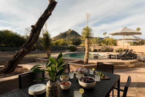 Caspian By Avantstay Spacious Desert Oasis W Pool, Table Tennis, & Fire Pit
