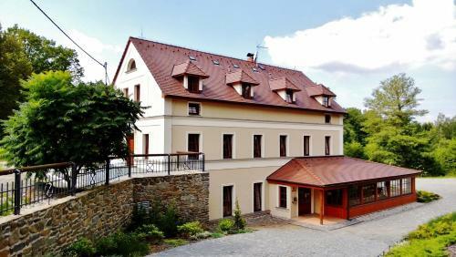Hostal Pension Mlyn Stare Mitrovice