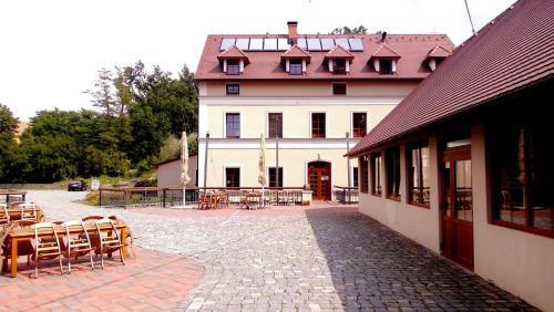 Hostal Pension Mlyn Stare Mitrovice