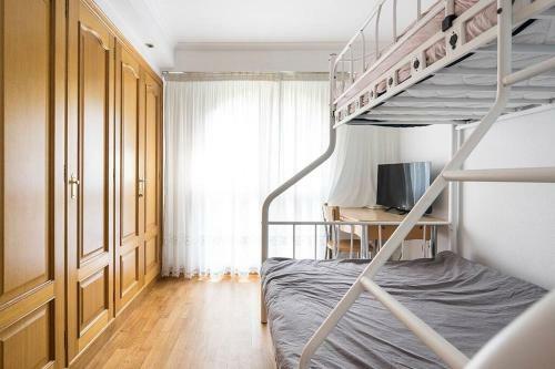 New Apartment & Terrace. Steps To Ondarreta Beach