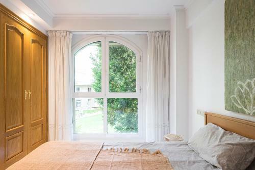 New Apartment & Terrace. Steps To Ondarreta Beach