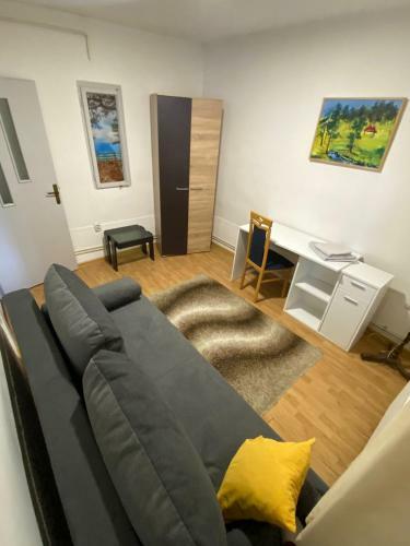 Comfy Apartment With A Yard