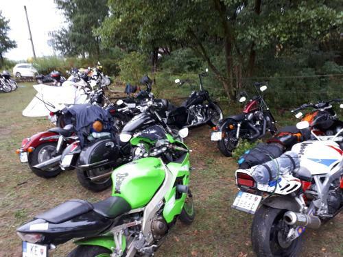 Hostal Banarka - Penzion, Camping, Caravan Park, Enduro