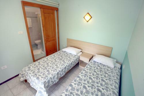 Dino Room Apartments
