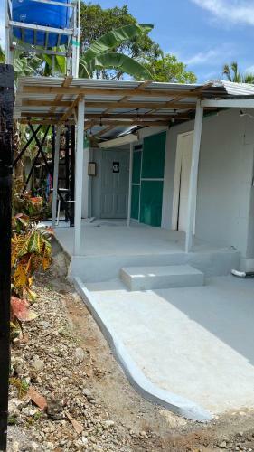 Laville Budged Room With Shared Bathroom