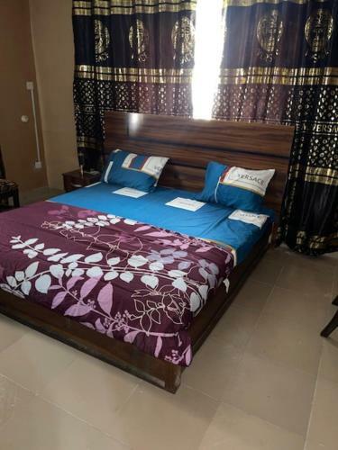 Lovely 2 Bedroom Apartment In Secured Gra