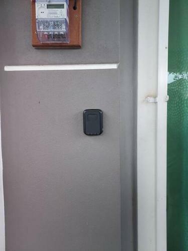 Cheerful 2-bedroom Residential Home With Parking
