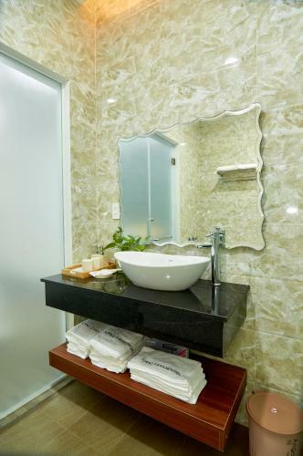 Hotel Topaz Casa Quy Nh?n