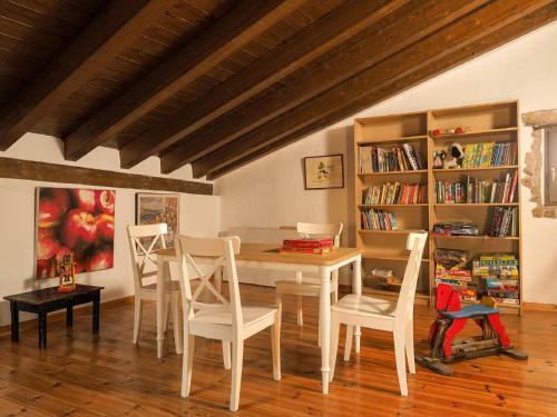 Majestic Holiday Home In Benabarre With Balcony