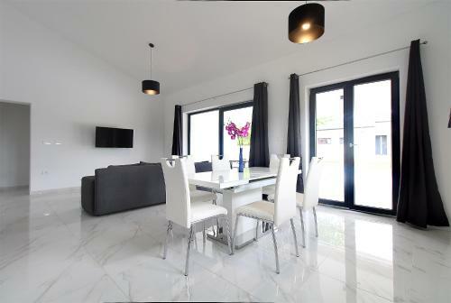 House Zartinjan 2204