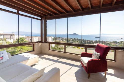 Splendid Villa With Private Pool And Jacuzzi Near Beach In Bodrum