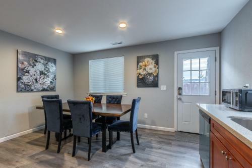 @ Marbella Lane - Cozy Home With Modern Touch