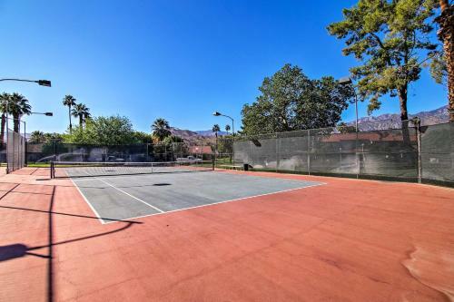 Modern Palm Springs Getaway Near Golf Courses
