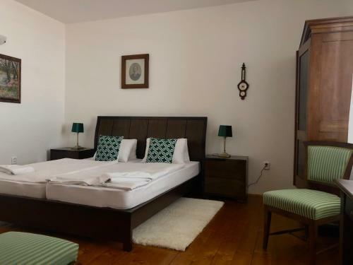 Hostal Penzion A Hostinec U ?esk� Koruny