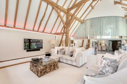 Beautiful Luxury Barn Conversion Rural Canterbury 3 Bed