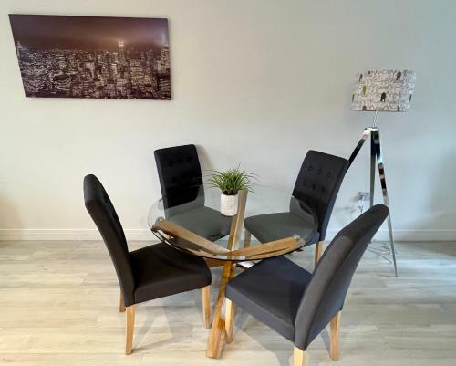 Modern And Bright 1 Bedroom House