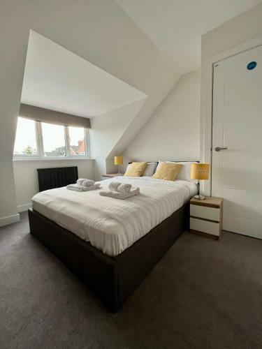 Modern And Bright 1 Bedroom House