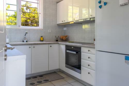 Villa Serenity @sounio-close To The Beach!