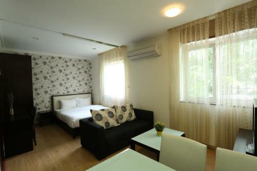 Song Hung Apartments