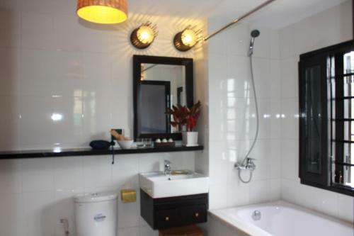 Cinnamon Hotel Saigon