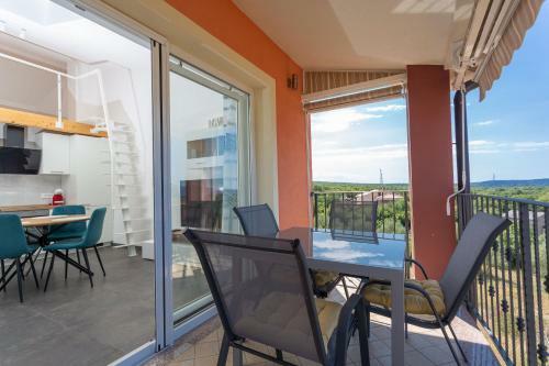 Gallery Apartment In Skrbcici (krk)