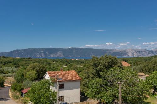 Gallery Apartment In Skrbcici (krk)