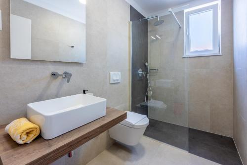 Luxury Apartments Lovorka 3 & 4***/****