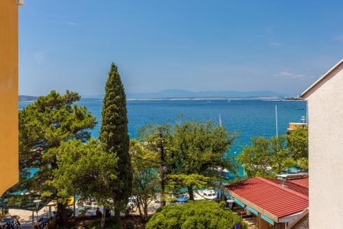 Luxury Apartments Lovorka 3 & 4***/****