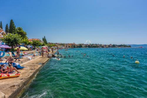 Luxury Apartments Lovorka 3 & 4***/****