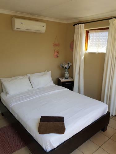 Hostal At Cheryl's Guesthouse