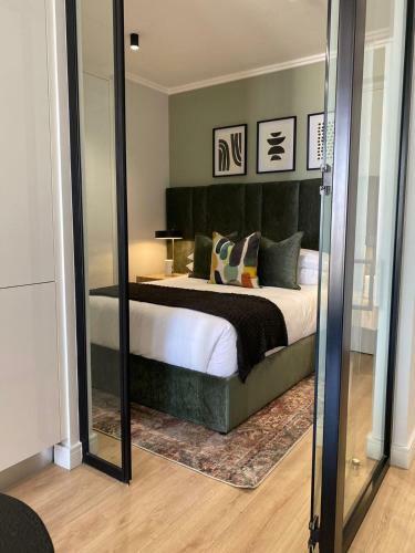 Ellipse Executive Apartment - Green
