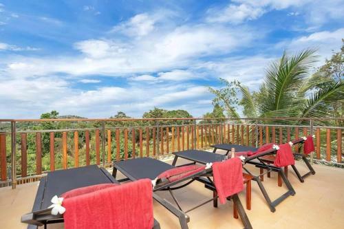 Large 5 Bedroom Seaview Pool Villa
