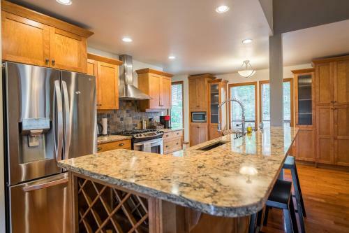 Gorgeous West Coast Contemporary 4 Bedroom Home